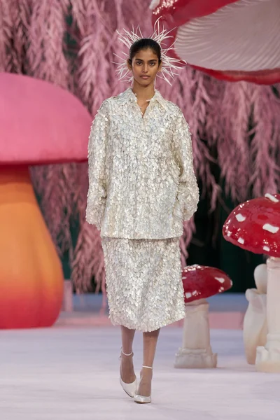 Look 54